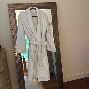 Matouk Cairo robe. Practically new.